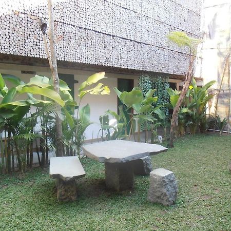 Flores Gallery Hotel Bandung Exteriér fotografie