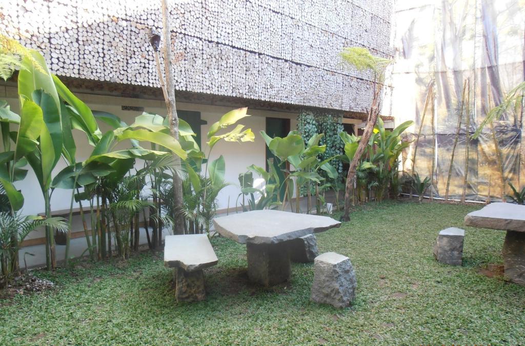 Flores Gallery Hotel Bandung Exteriér fotografie